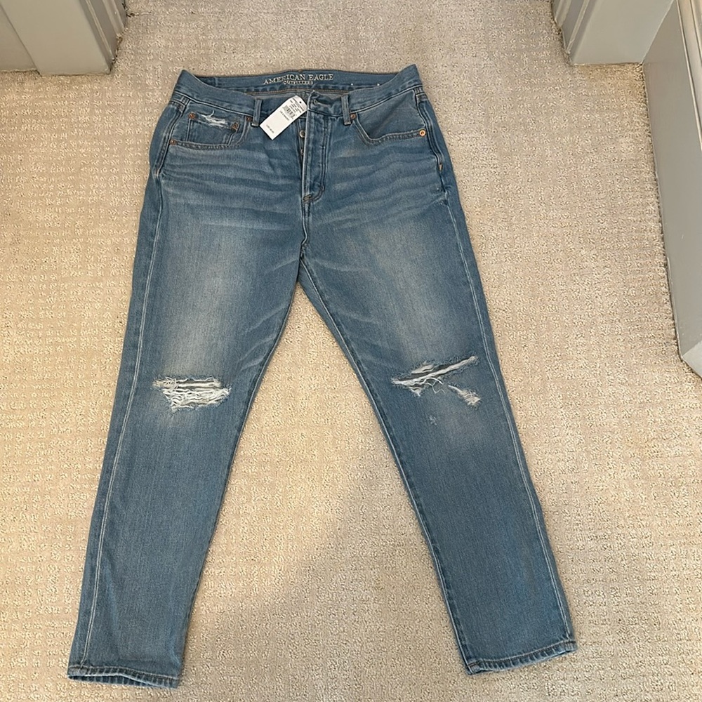 BNWT American Eagle Hi-Rise Girlfriend Size 8 Short